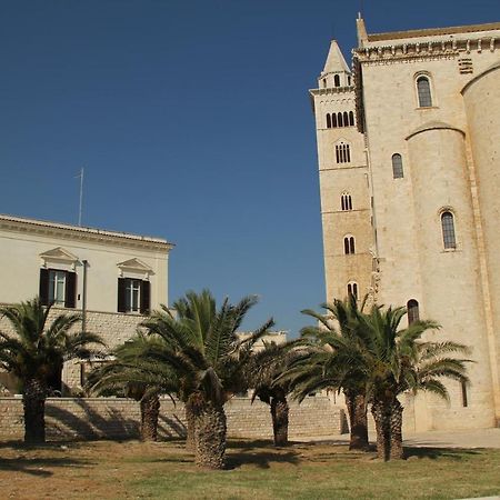 Palazzo Filisio - Regia Restaurant Hotel Trani Bagian luar foto