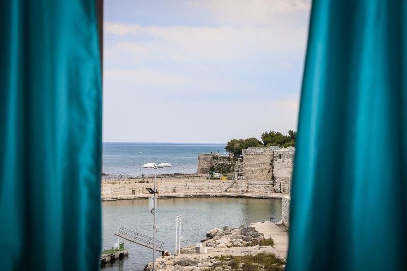 Palazzo Filisio - Regia Restaurant Hotel Trani Bagian luar foto