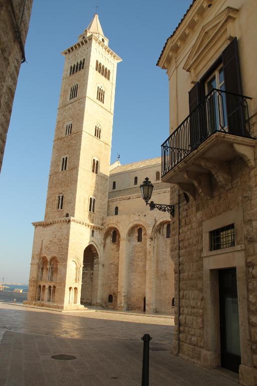 Palazzo Filisio - Regia Restaurant Hotel Trani Bagian luar foto