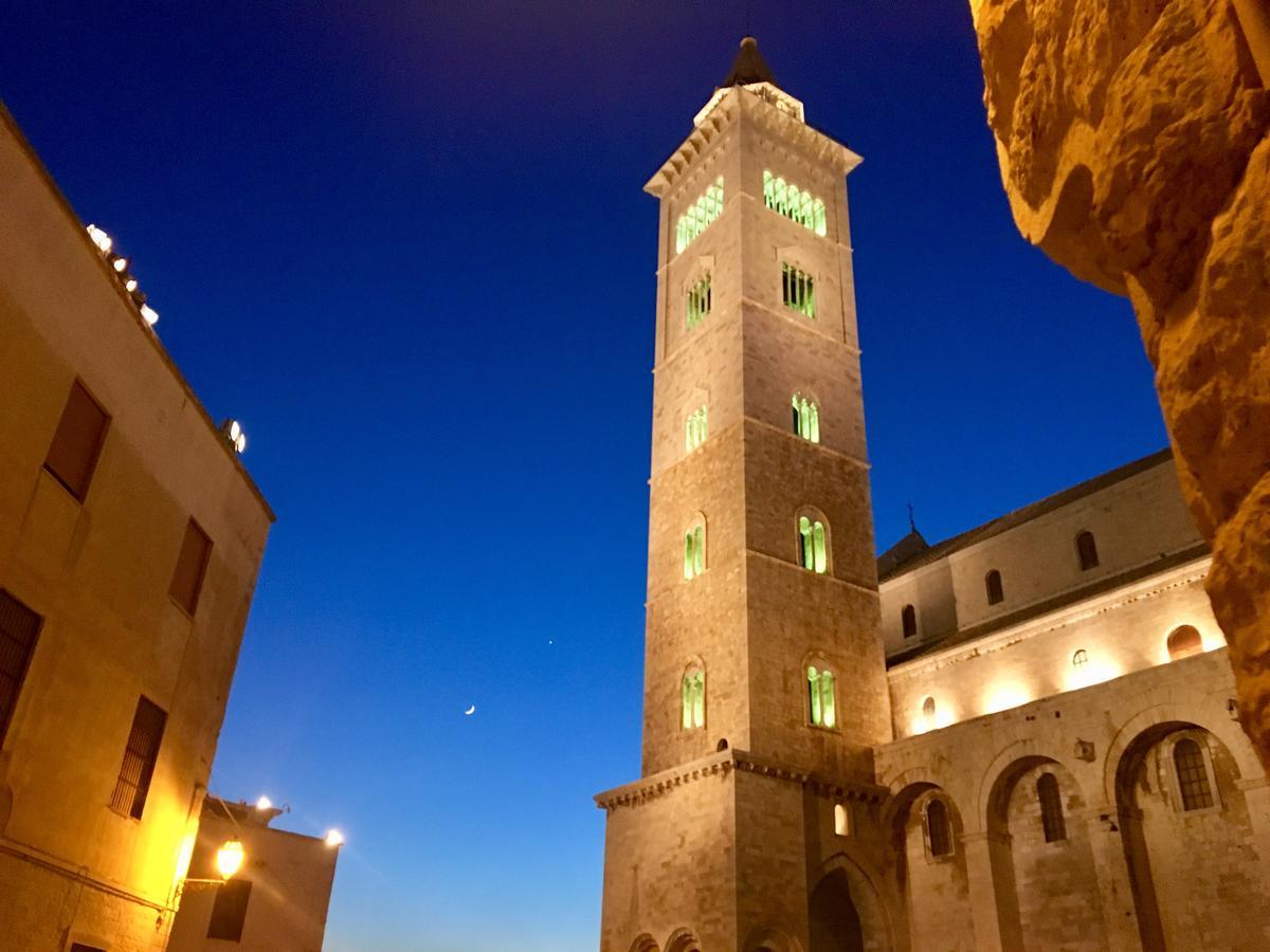 Palazzo Filisio - Regia Restaurant Hotel Trani Bagian luar foto