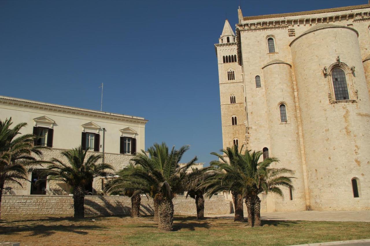 Palazzo Filisio - Regia Restaurant Hotel Trani Bagian luar foto